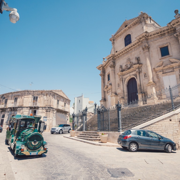 ragusa ibla tourist train