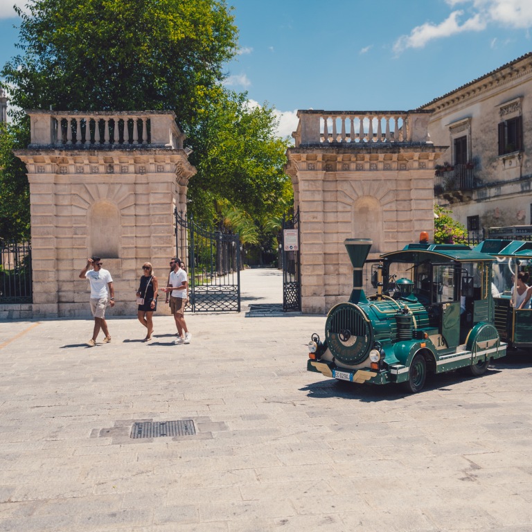 ragusa ibla tourist train