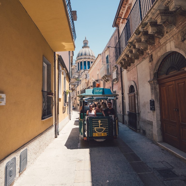 ragusa ibla tourist train